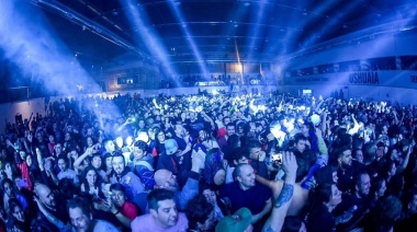 Una multitud concurre a la Fiesta Nacional de la Noche Más Larga