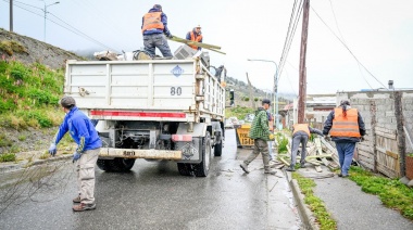 La Municipalidad de Ushuaia realizó una jornada de limpieza en el barrio "La Cantera"