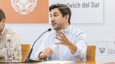 “De no mediar ningún hecho extraordinario, el pago del medio aguinaldo estaría garantizado”