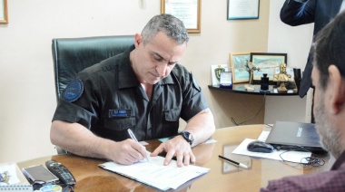 La Municipalidad de Ushuaia suscribió el decreto de entrega de terrenos para personal de la Policía Federal