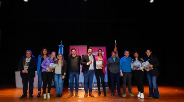 Vuoto entregó decretos de preadjudicación de tierra a trabajadores y trabajadoras nucleados en el SEMUP