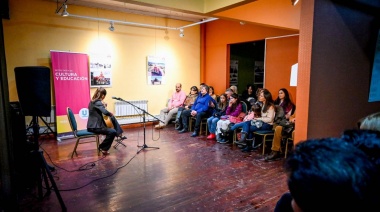 Vecinos y vecinas disfrutaron de la primer jornada de la Fiesta Nacional de la "Noche Más Larga" con el concierto "Guitarra Porteña