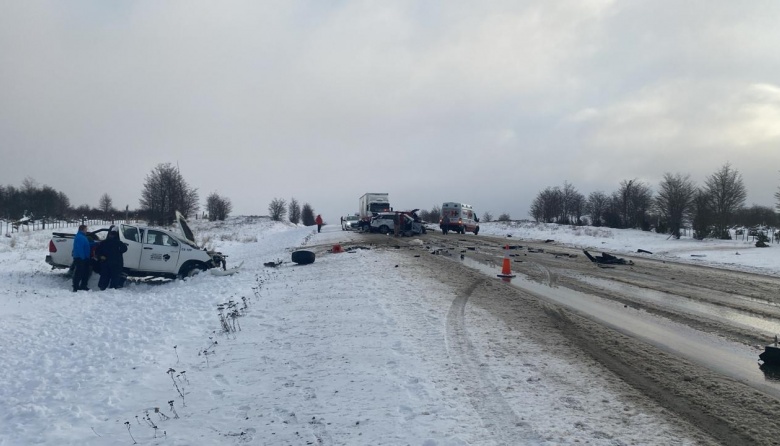 Ruta 3: Seis heridos tras un choque frontal entre dos camionetas 