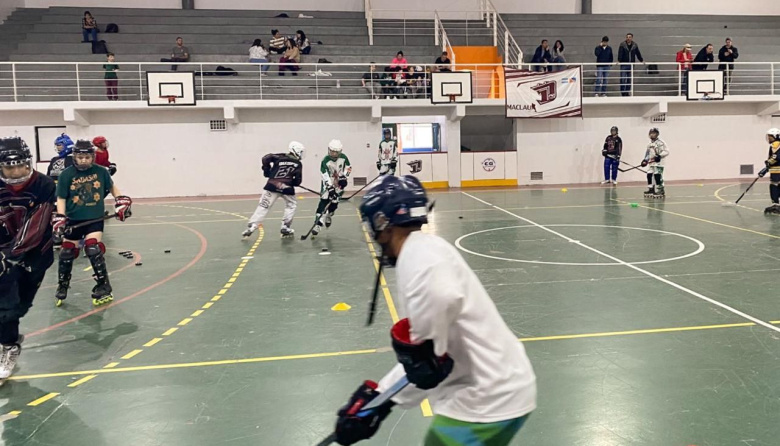 Se realizó en río grande el campus de Hockey en Línea con un entrenador nacional