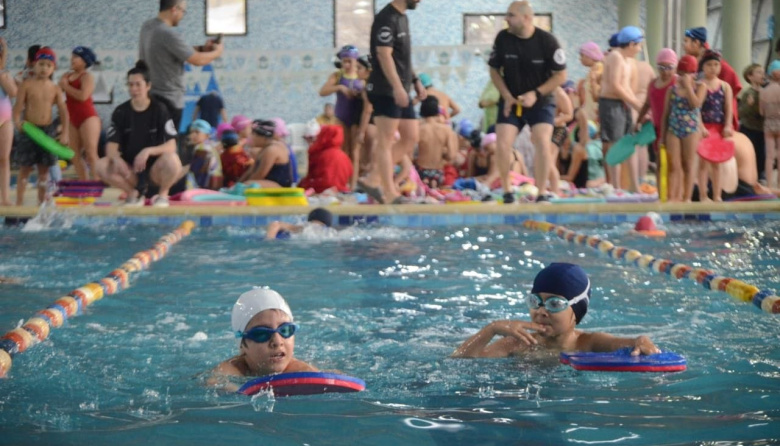 Con gran convocatoria se realizó el encuentro de la Escuela Municipal de Natación