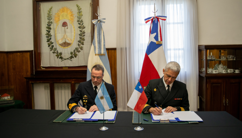 Armadas de Argentina y Chile realizaron reunión en Ushuaia