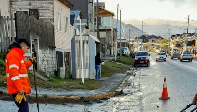 Se continúa con los trabajos de reparación vial en época invernal