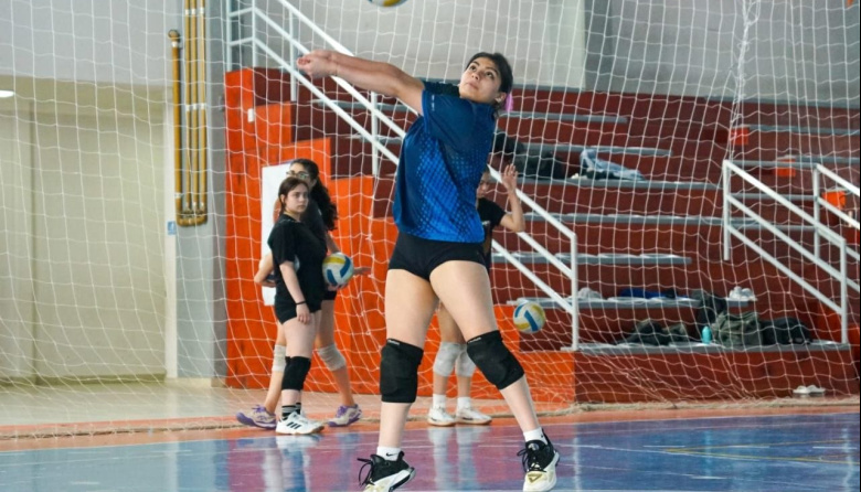 El Voley femenino fueguino continúa su preparación para los Juegos de la Araucanía
