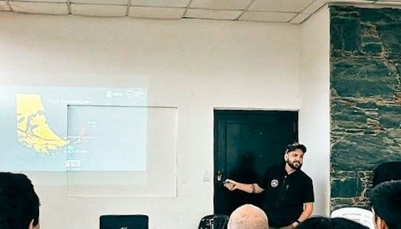 Se brindó una capacitación sobre prevención sísmica al personal del Natatorio Municipal