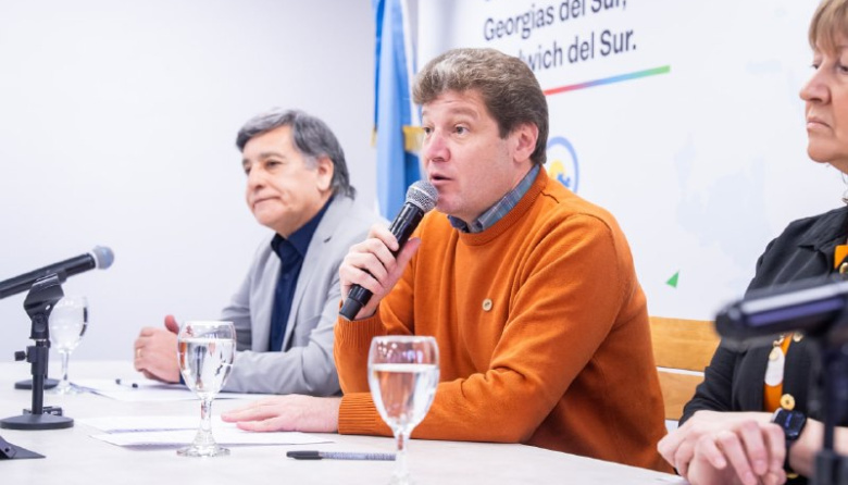 “Las medidas de hoy son reales, concretas y viables para mitigar el endeudamiento que ha consumido el salario de las familias”