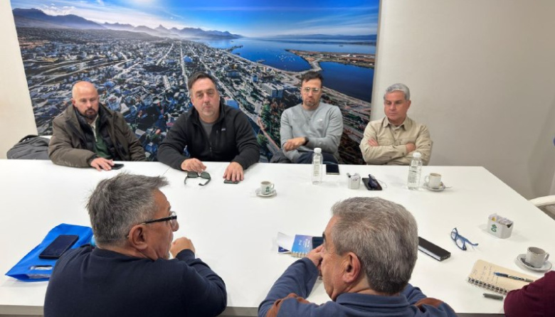 Recibieron a profesionales que presentaron una acción preventiva por daño ambiental y soberano en Malvinas