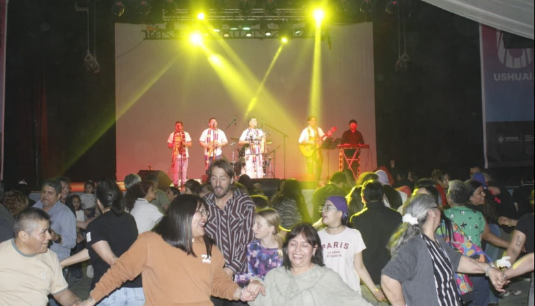 La Municipalidad de Ushuaia acompañó la “Peña Jujeña” en el Centro Cultural Esther Fadul