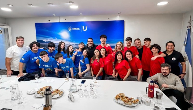Estudiantes del Colegio José Martí mantuvieron una reunión con Walter Vuoto