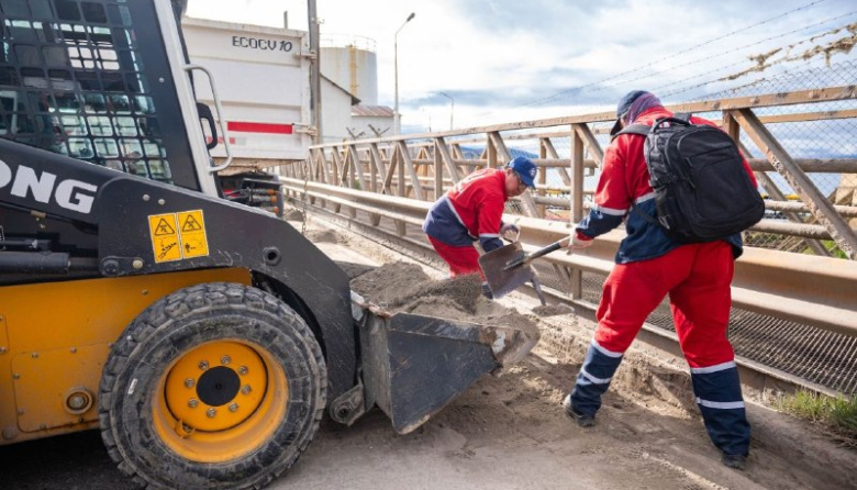 Se continúa con trabajos de mejoramiento urbano en distintos sectores de Ushuaia