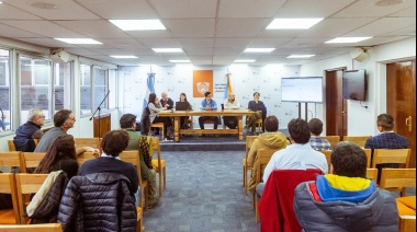 Realizan taller de transacciones comerciales
