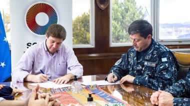 Melella firmó  un acta con la Armada Argentina