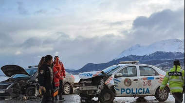 Un patrullero y un Remis protagonizaron un choque frontal