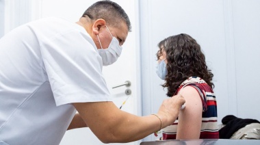 Se podrán vacunar los mayores de 50 años y personas con factores de riesgo
