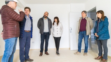 Melella recorrió viviendas del IPVyH en Ushuaia