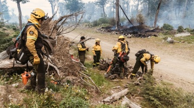 “Se continúa con la intensa tarea de combate para sofocar los Incendios Forestales”