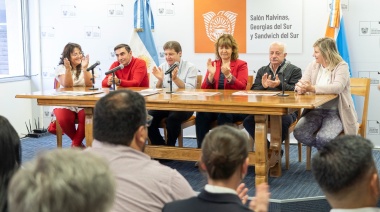 Melella firmó el contrato para finalizar la obra de ampliación del Hospital Regional Ushuaia