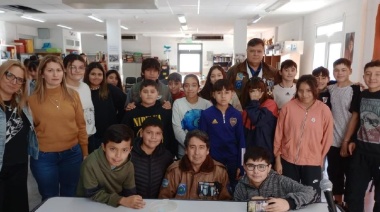 La Secretaría de asuntos de Malvinas visitó el colegio Provincial Ernesto Sábato