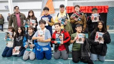 La Orquesta Infantil Juvenil "Mar de fueguinos" realizó un concierto didáctico junto a "La familia del tambor" y "Reencontrándonos"