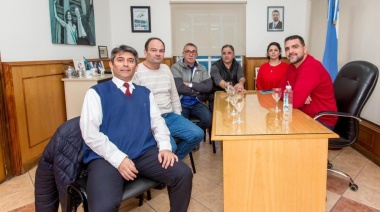 El intendente Vuoto se reunió con taxistas y remiseros