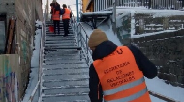 Colaboración a la provincia en limpieza de veredas escolares