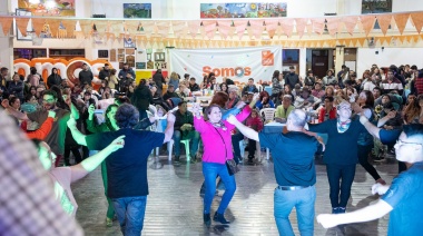 Cientos de vecinos y vecinas disfrutaron de la Gran Peña Popular para Emprendedores