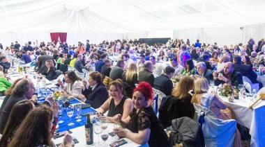 La Municipalidad agasajó a los antiguos y pioneros pobladores en la tradicional cena