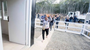 El Municipio de Ushuaia entregó viviendas a vecinos del KyD