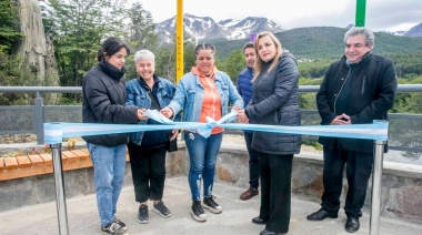 En homenaje a la joven Tania Rojas Valenzuela se inauguró su mirador en el Barrio Pipo