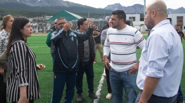 El Intendente Vuoto recorrió con la Liga Ushuaiense de Futbol las obras en la renovada cancha ‘Hugo Lumbreras’