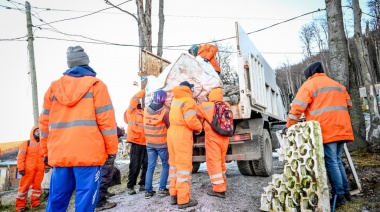 Se realizó una jornada de limpieza de residuos voluminosos en los barrios del sector K y D