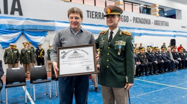 El Gobernador Melella participó del acto por el 86° aniversario de la creación de Gendarmería Nacional