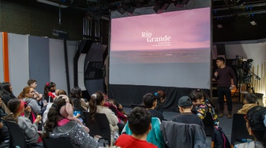 Se proyectó en los estudios de Canal 13 la película "Río Grande, lo que el viento no arranca lo arraiga” para alumnos de la Escuela N°7