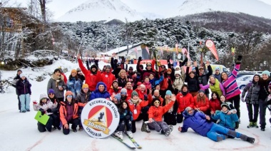 El InFueTur distinguió a la Escuela de Esquí Ushuaia en su 30° aniversario
