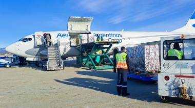 Operó por primera vez un avión de cargas de Aerolíneas Argentinas
