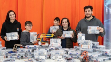 La Agencia de Innovación recibió la donación de 90 kits de robótica de  la Fundación del Banco de Tierra del Fuego