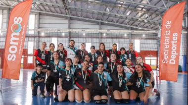 Universitario campeonas locales del Vóley Sub-15