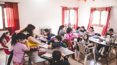 Se llevó adelante entrega de útiles escolares a chicos y chicas del programa “Filomena Grasso”