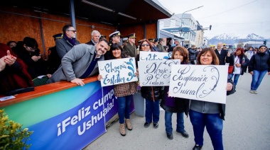 Multitudinario desfile de toda la comunidad en la celebración del 140° aniversario de Ushuaia