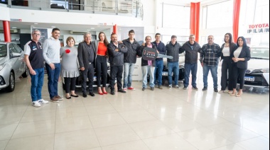 Con apoyo del Gobierno Provincial se entregaron los primeros seis autos 0km a remiseros