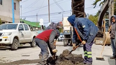 Trabajos viales en la calle Bouchard con excavación y cambio de base