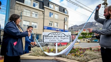 Se inauguró el cartel que homenajea a la taxista María de los Ángeles Cañete Vega