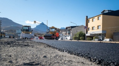 Personal del municipio de Ushuaia pavimentó un sector de la avenida Perito Moreno