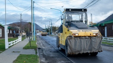 Se avanza en la pavimentación de la calle Guardacosta PNA Río Iguazú