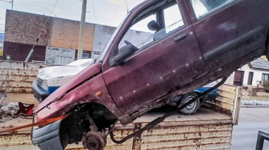 Se continúa retirando vehículos abandonados en la vía pública