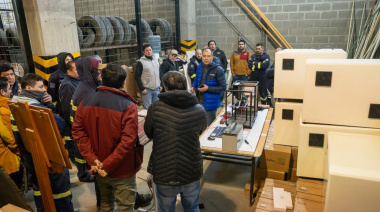 Se capacitó a personal de la cooperativa eléctrica y de la DPE sobre el funcionamiento de nuevos equipos para electrodependientes